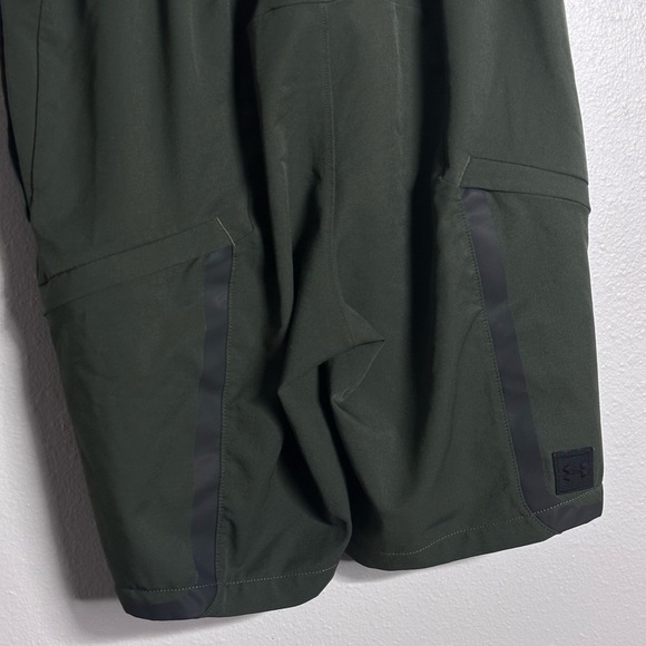 Under Armour Men Dark Green Athletic Fitted Running shorts size S - Picture 7 of 9